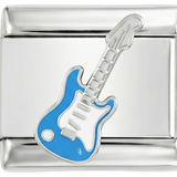 Guitarra eléctrica azul sobre fondo plateado